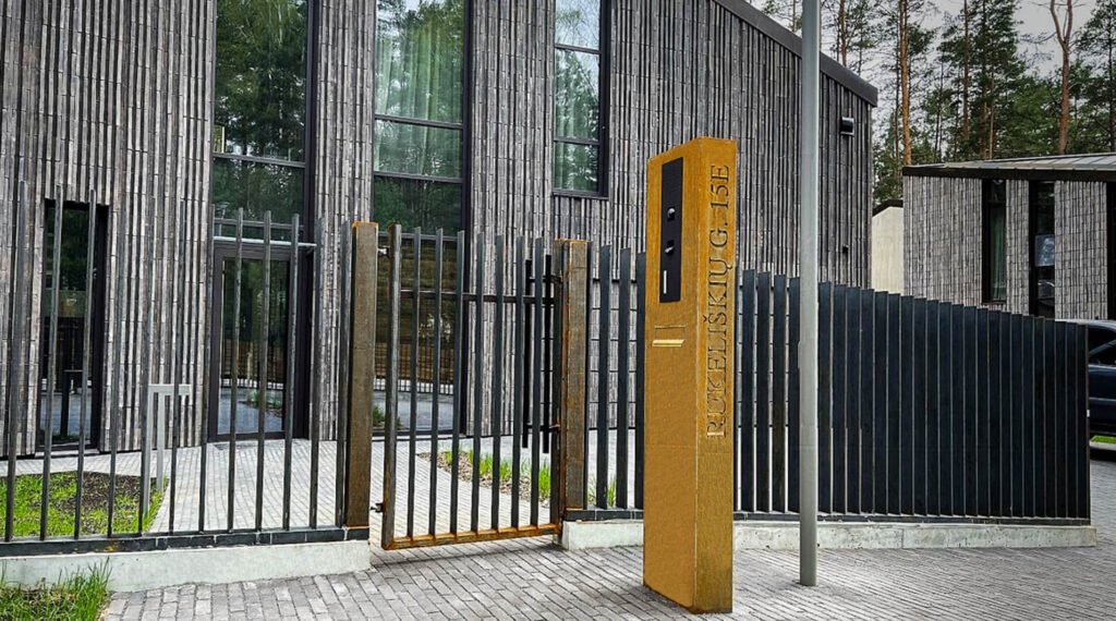 Corten egle tvora - rukeliskiu g. Vilnius - Metallum Novum