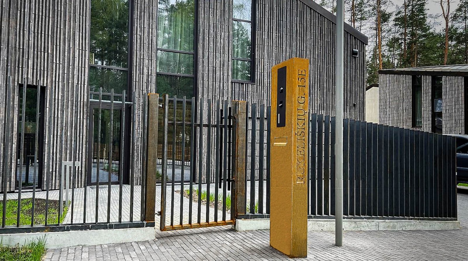 Corten eglė tvora - rukeliškių g. Vilnius - Metallum Novum - Metallum Novum Corten egle tvora - rukeliskiu g. Vilnius - Metallum Novum