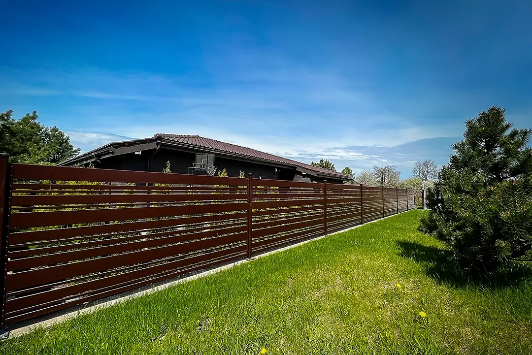 Asimetric-polisadine-metaline-tvora-Metallum-Novum-02 - Metallum Novum