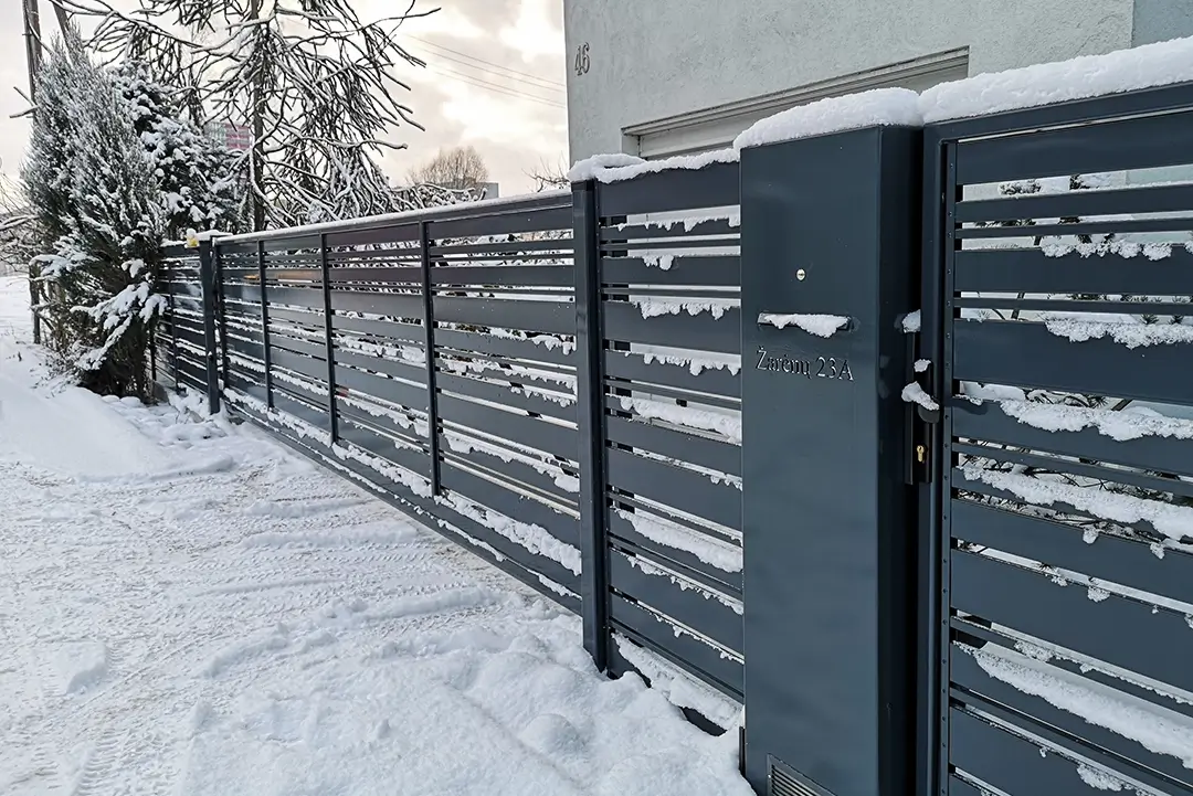 Asimetric-polisadine-metaline-tvora-Metallum-Novum-08 - Metallum Novum