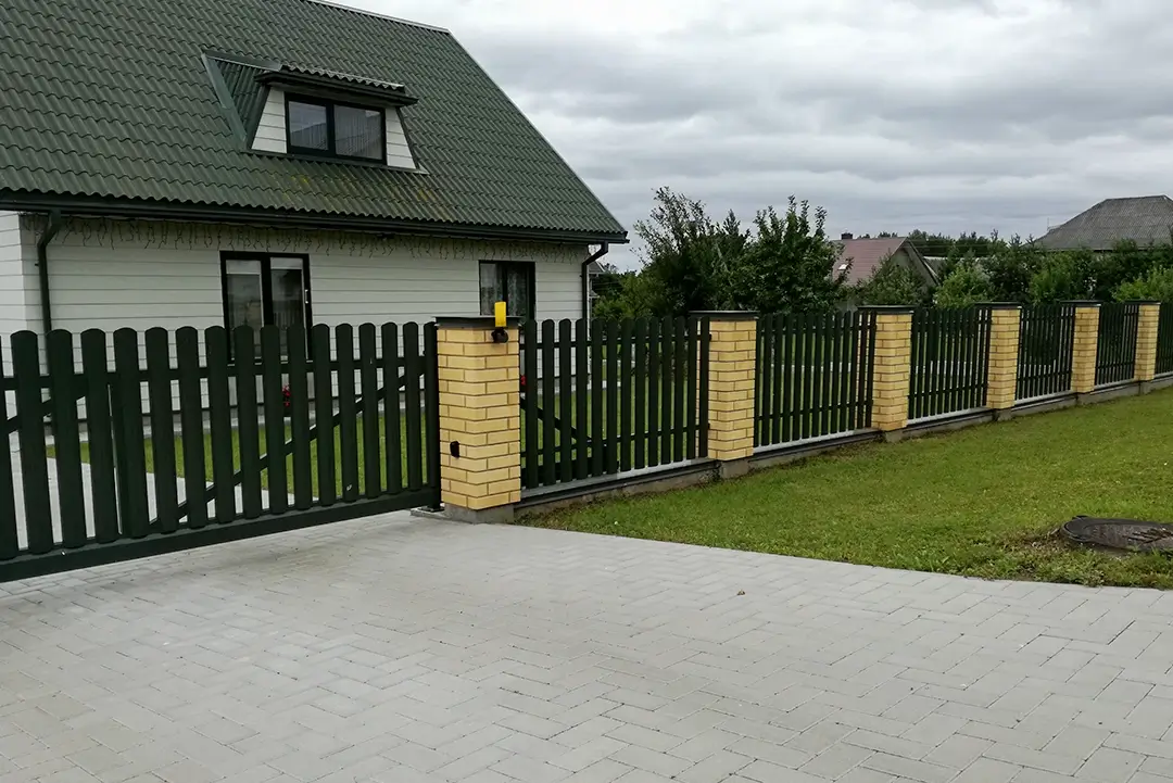 Horizontaliu-tvoralenciu-stakietu-skardine-tvora-Metallum-Novum-13 - Metallum Novum