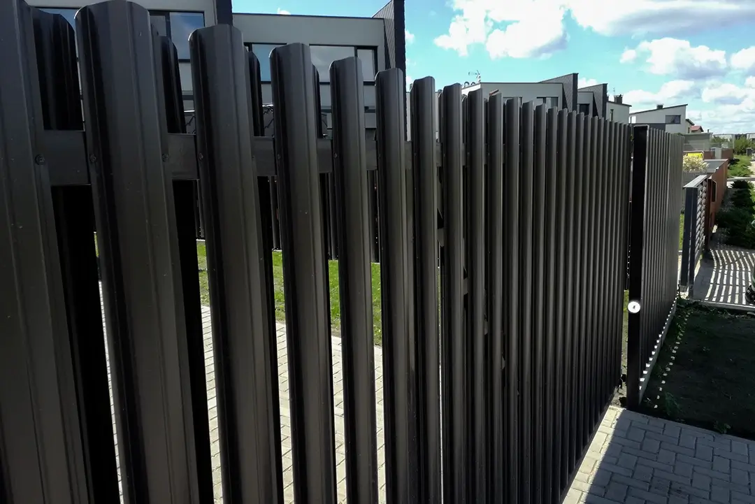 Horizontaliu-tvoralenciu-stakietu-skardine-tvora-Metallum-Novum-18 - Metallum Novum