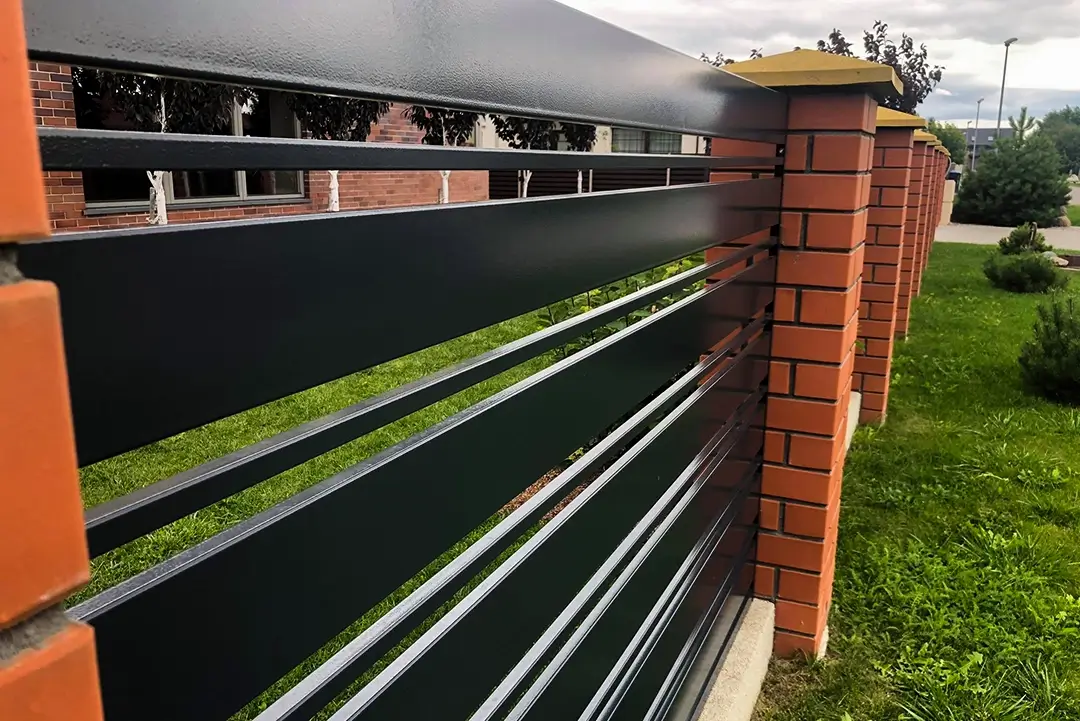 Kombi-polisadine-metaline-tvora-Metallum-Novum-02 - Metallum Novum