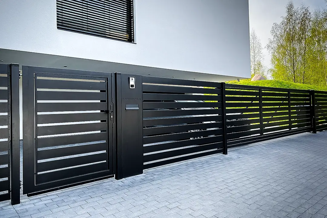 Masiv-polisadine-metaline-tvora-Metallum-Novum-01 - Metallum Novum