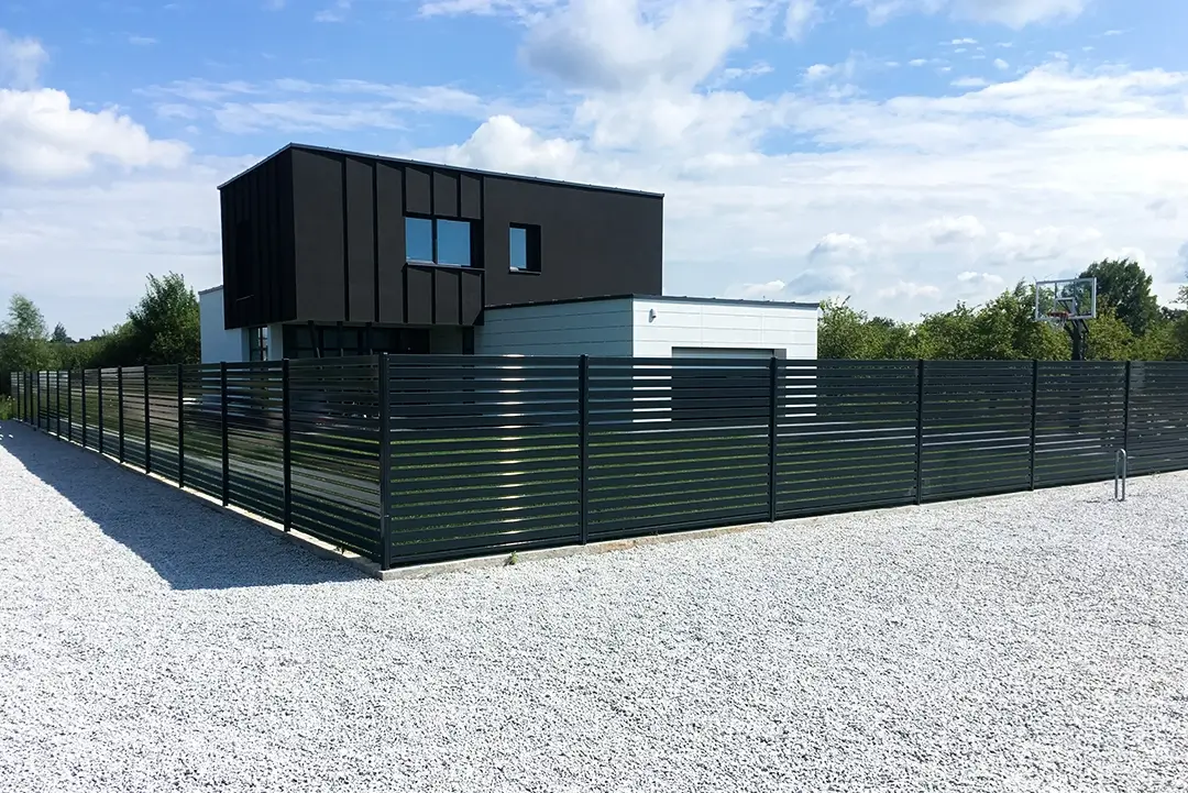 Modern-P82-polisadine-metaline-tvora-Metallum-Novum-03 - Metallum Novum