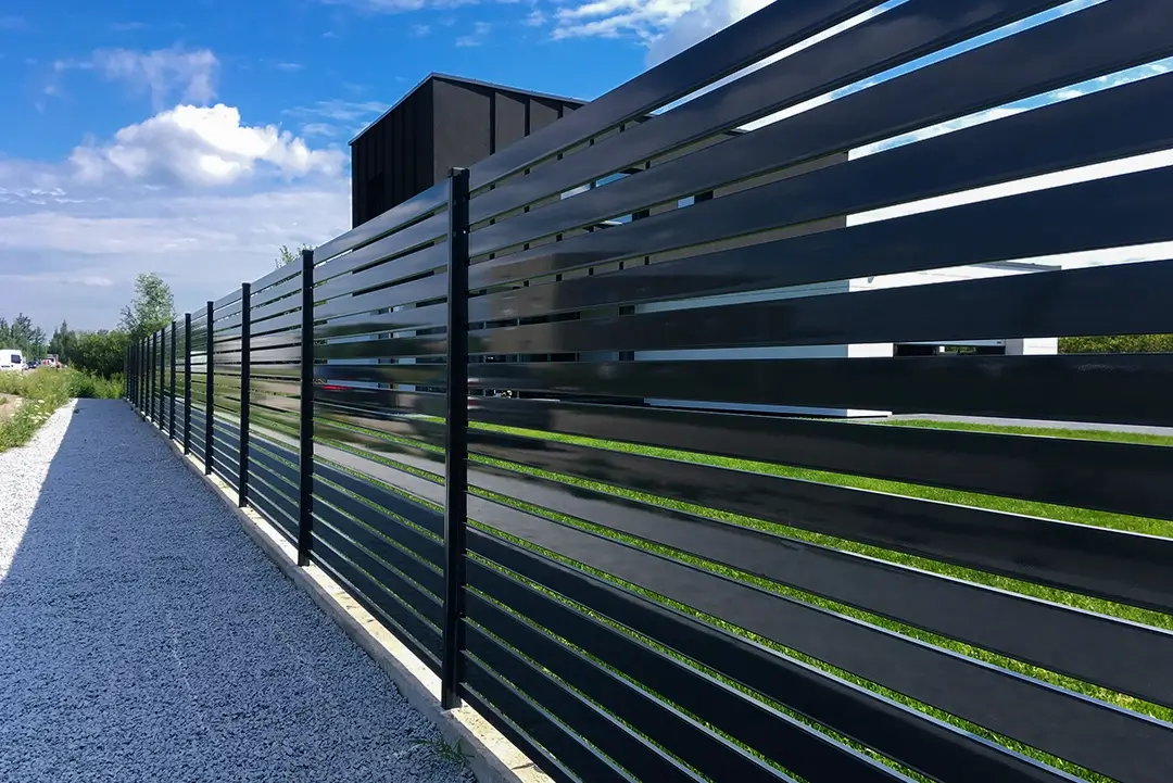 Modern-P82-polisadine-metaline-tvora-Metallum-Novum-11 - Metallum Novum