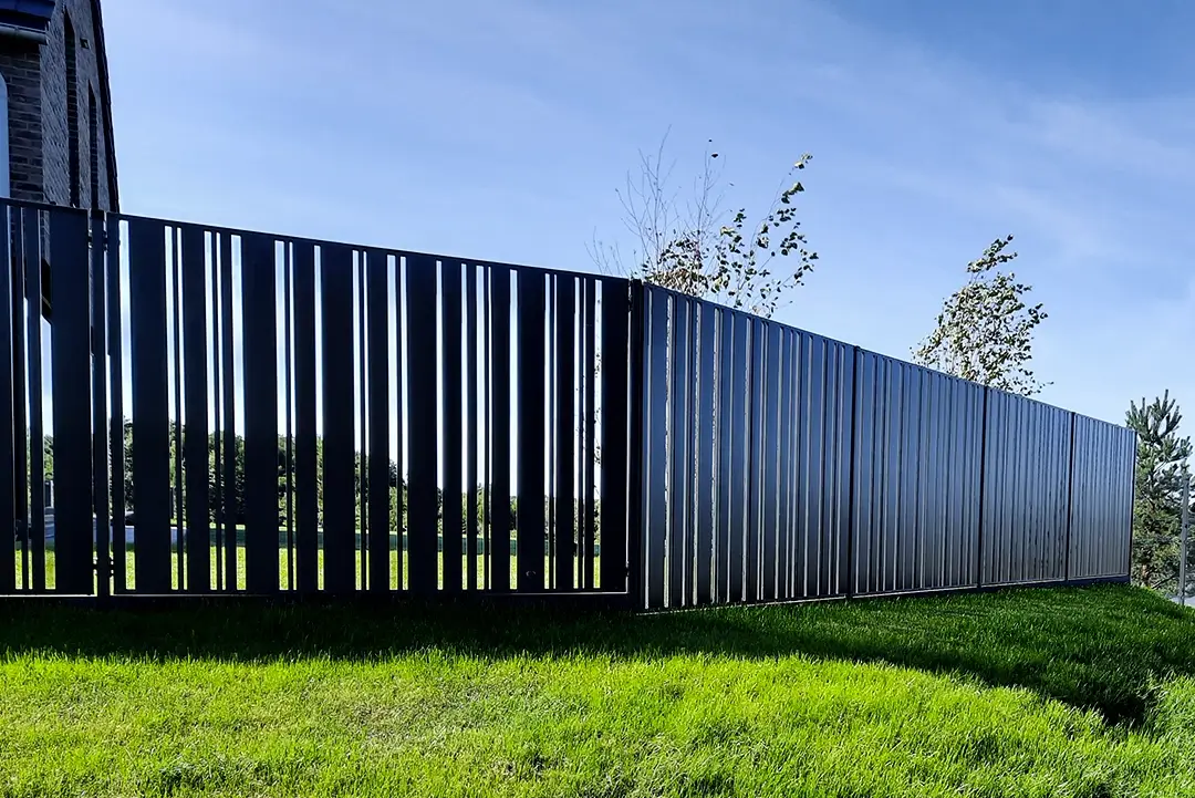 Vertical-Asimetric-polisadine-metaline-tvora-Metallum-Novum-01 - Metallum Novum